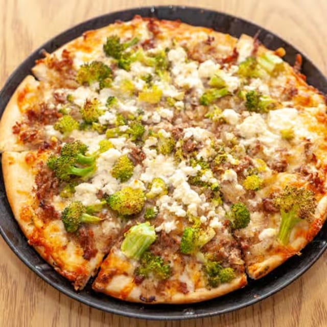 Andis Pizza.